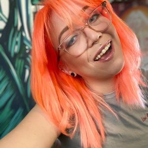 Meet your Posher, Saraya